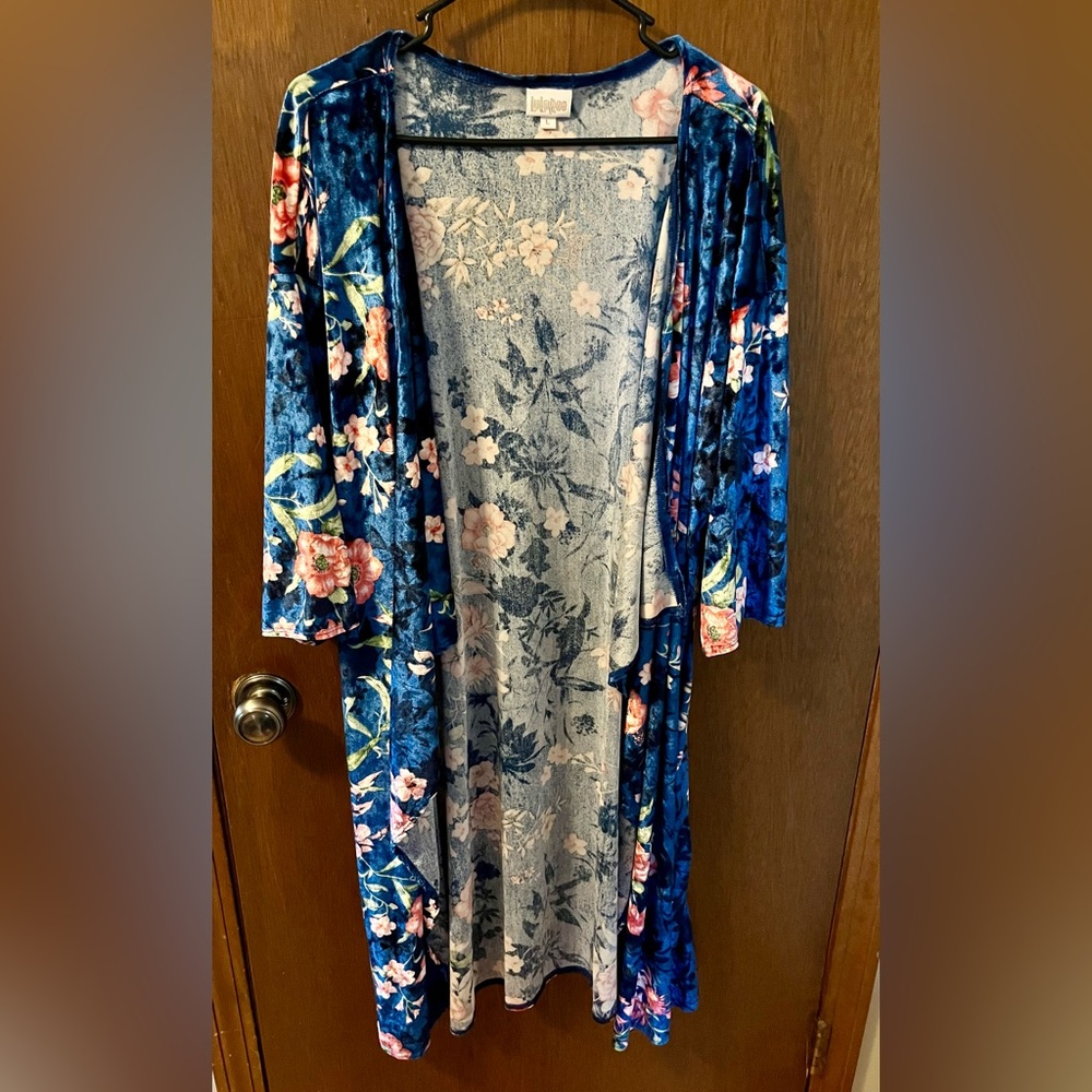 Lularoe Shirley Kimono - size large